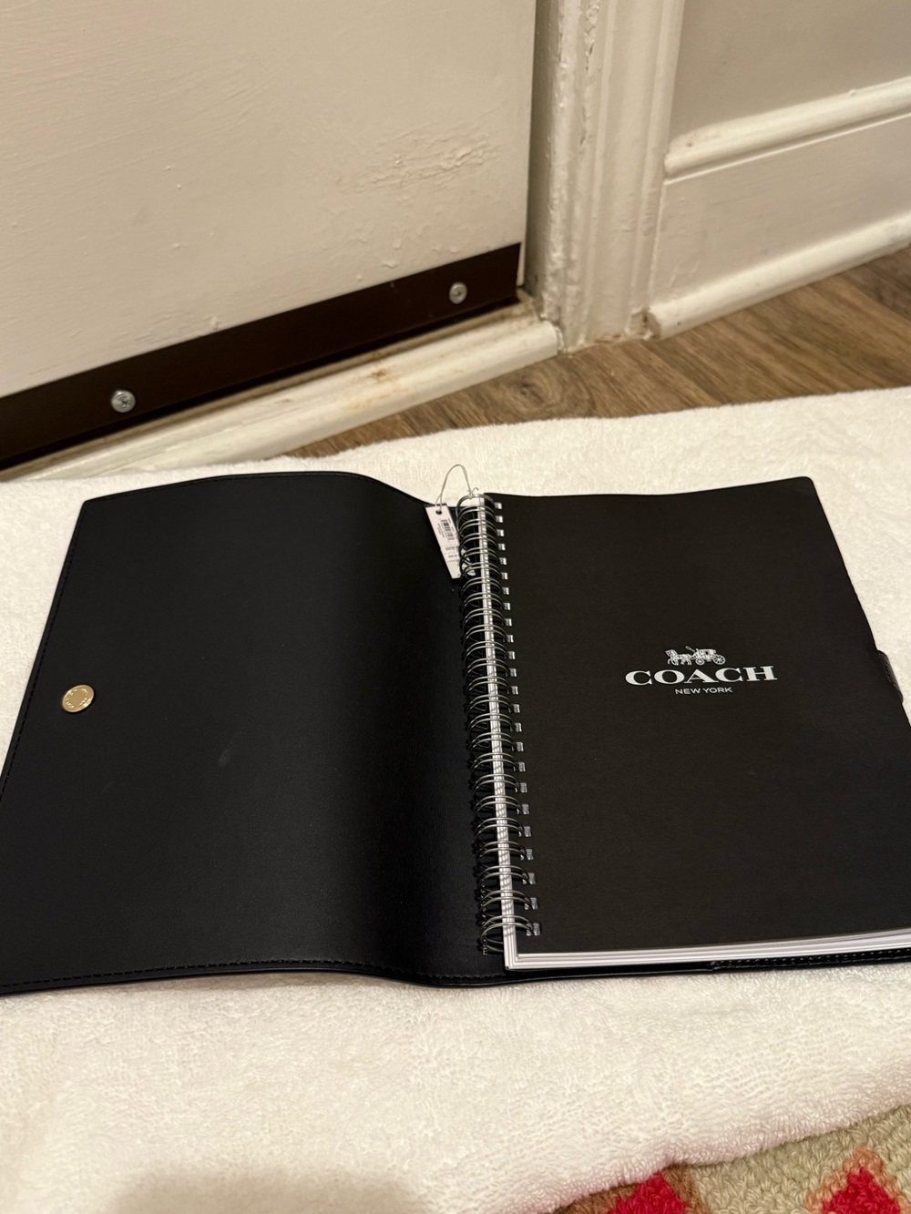 COACH Notebook in Leopard Print / PRICE FIRM - Picture 5 of 7